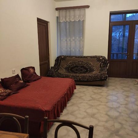Artyomi Toon Apartment Dilijan Ngoại thất bức ảnh