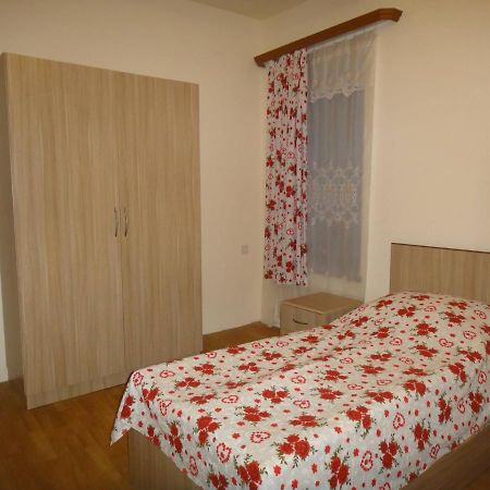 Artyomi Toon Apartment Dilijan Ngoại thất bức ảnh